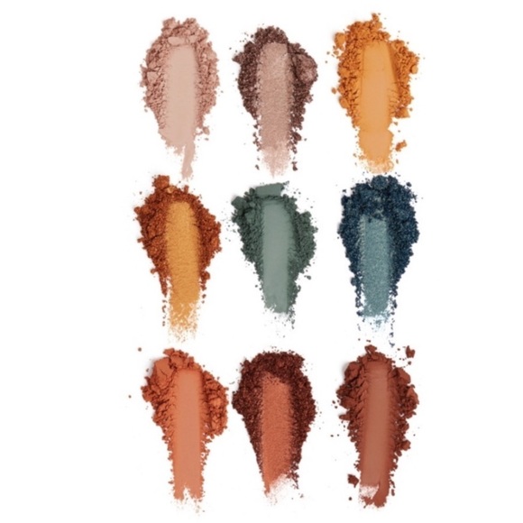 Kylie The Blue Honey Eyeshadow Palette - Picture 10 of 16